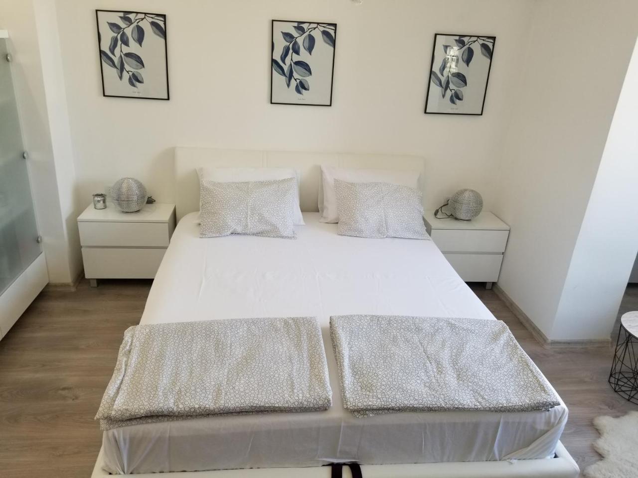 Studio Angel Stan Na Dan Novi Sad Eksteriør billede