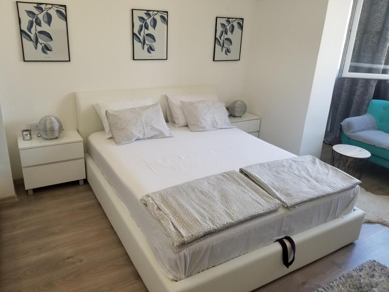 Studio Angel Stan Na Dan Novi Sad Eksteriør billede